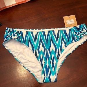 Blue/white rouche sides